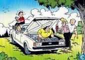 Jerom onder motorkap van auto met rest van de familie