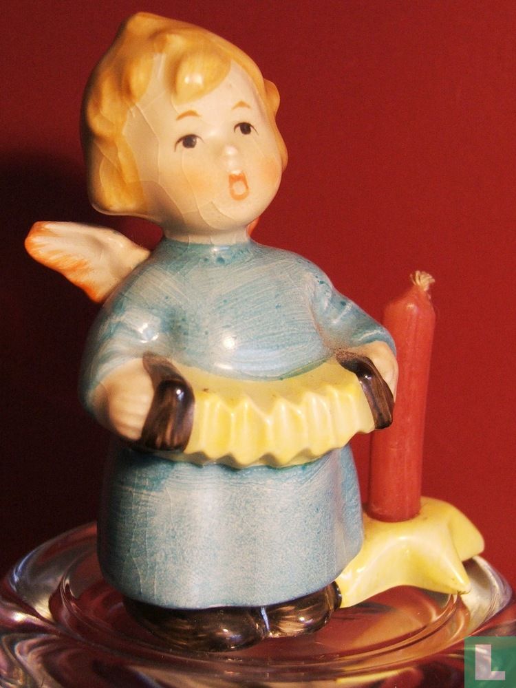 Angel à l'accordéon