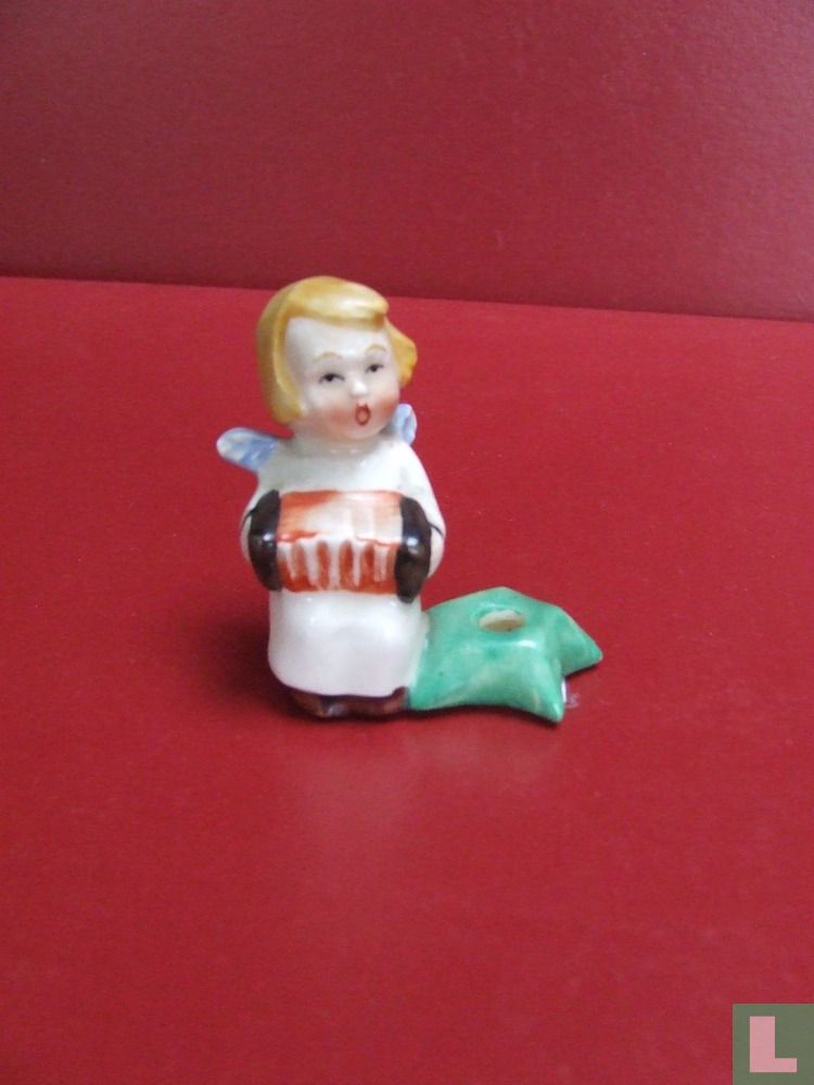 Angel with accordion