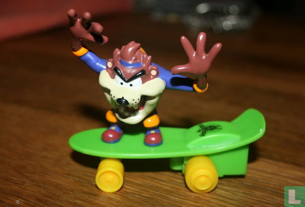 Tasmanian Devil on skateboard
