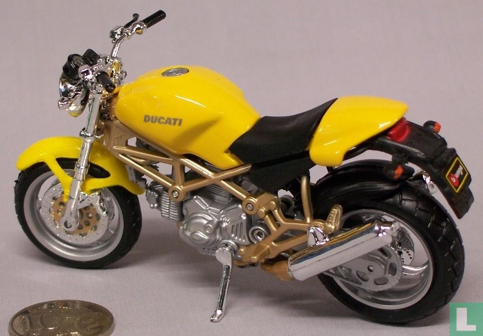 Ducati Monster 900