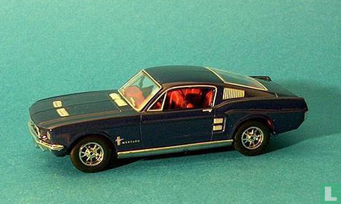 Ford Mustang Fastback 2+2