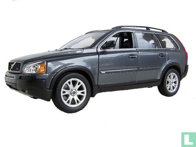 Volvo XC90 V8
