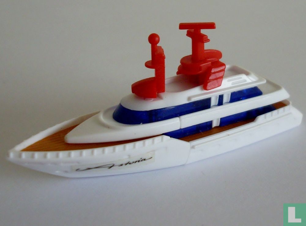Yacht