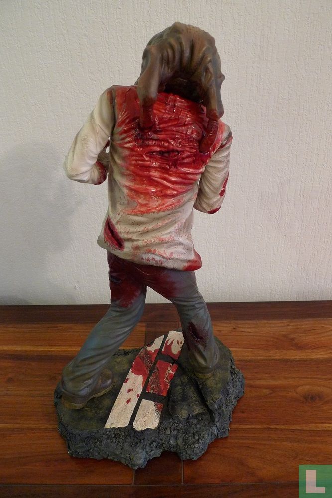 Headcrab Zombie Statue