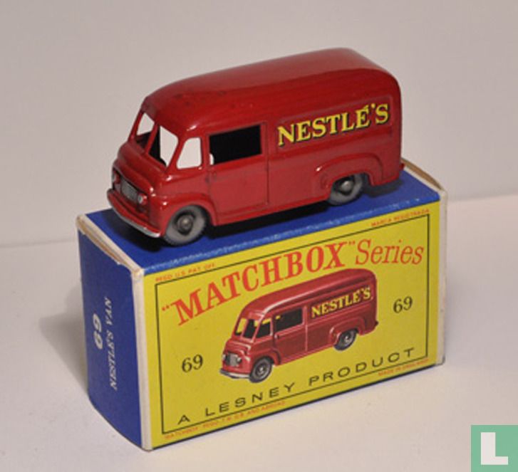 Commer 30 CWT Van 'Nestlé's' 69a (1959) - Matchbox - LastDodo