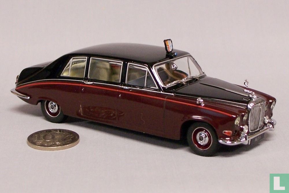 Daimler DS420