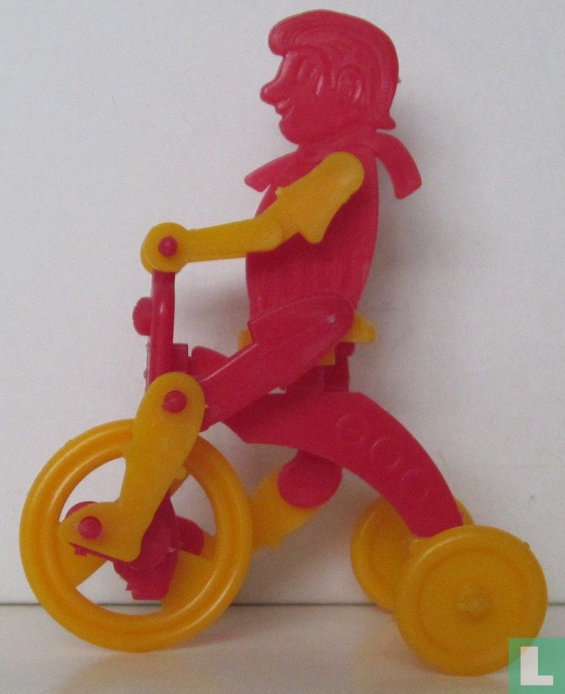 Man sur tricycle