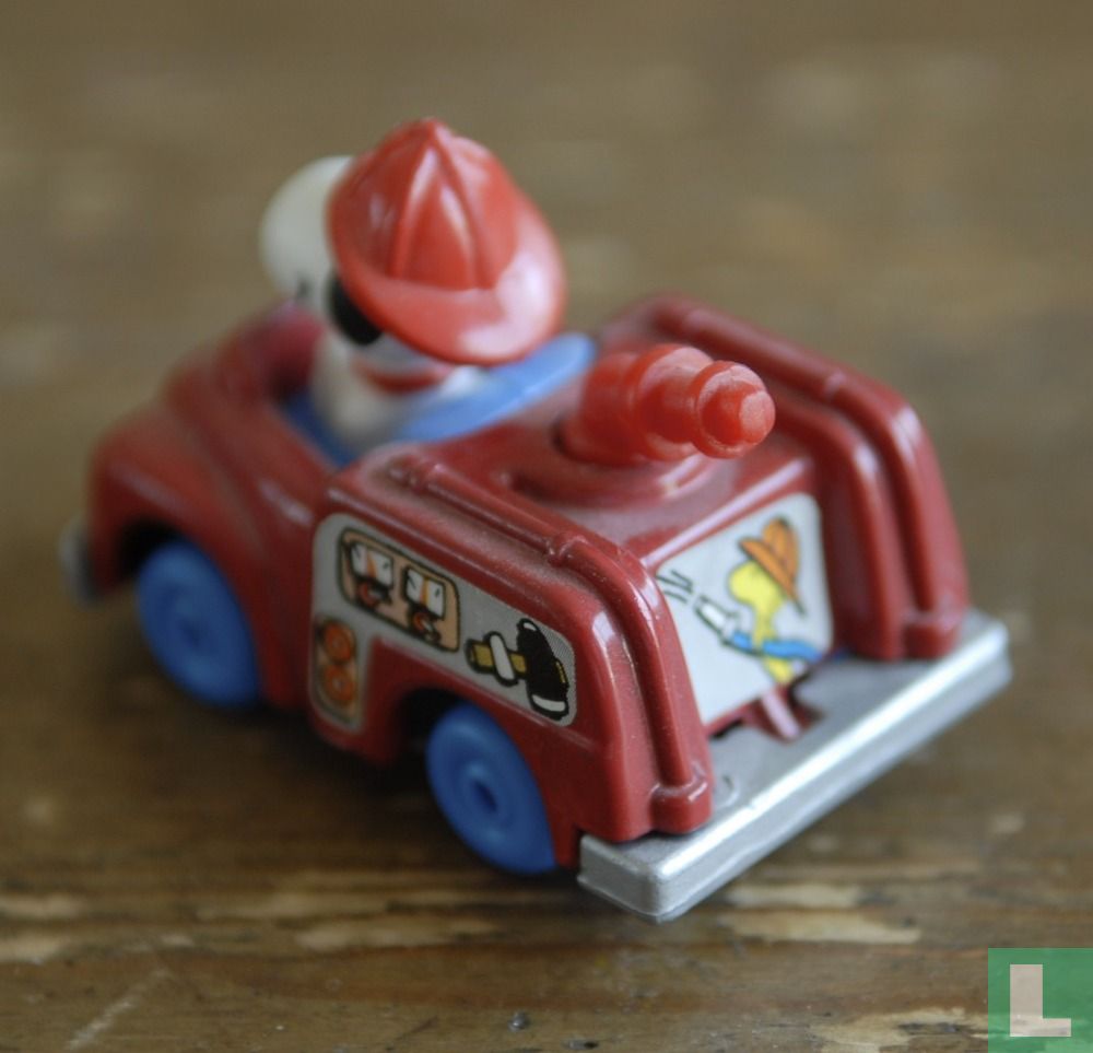 Snoopy Fire Engine