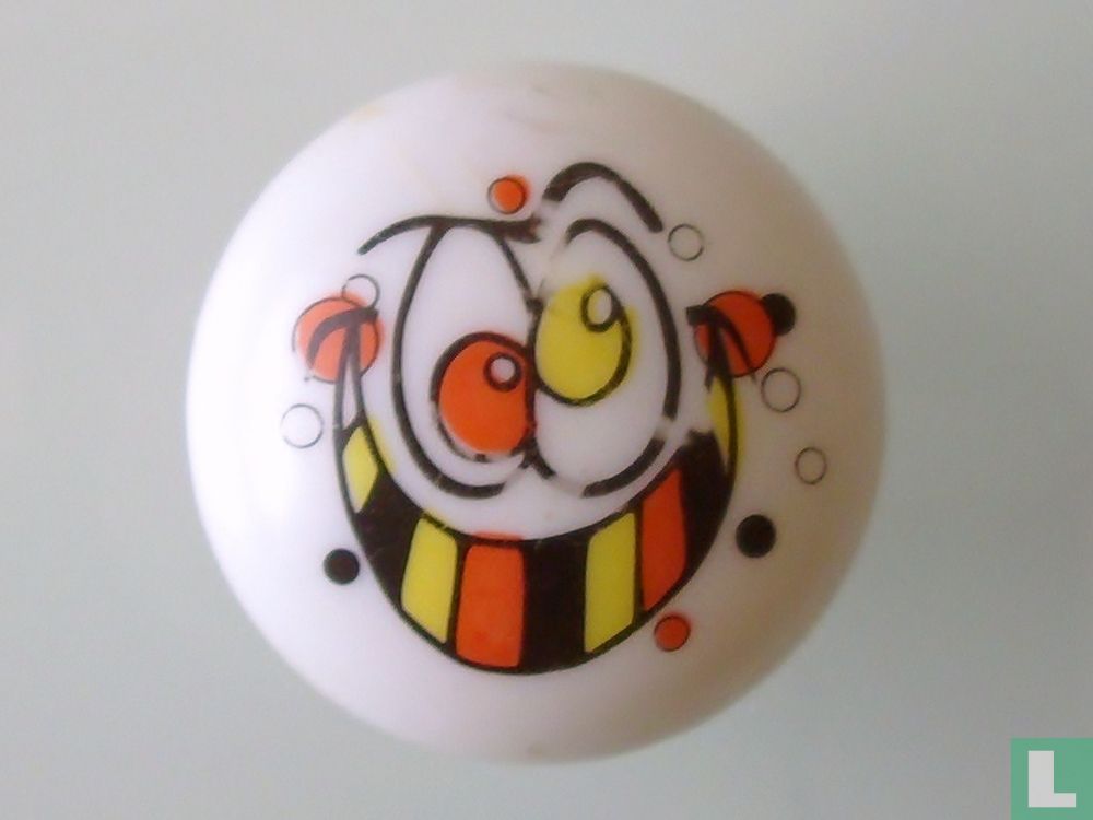 Wobble with colored teeth