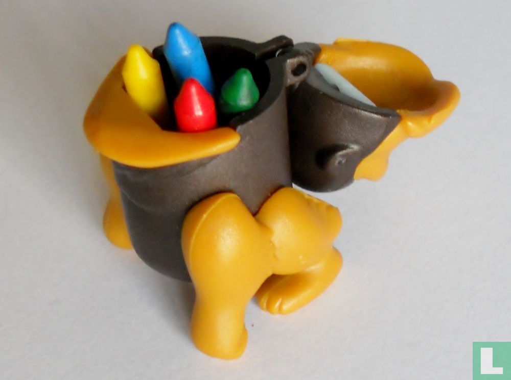 Gorilla avec des crayons