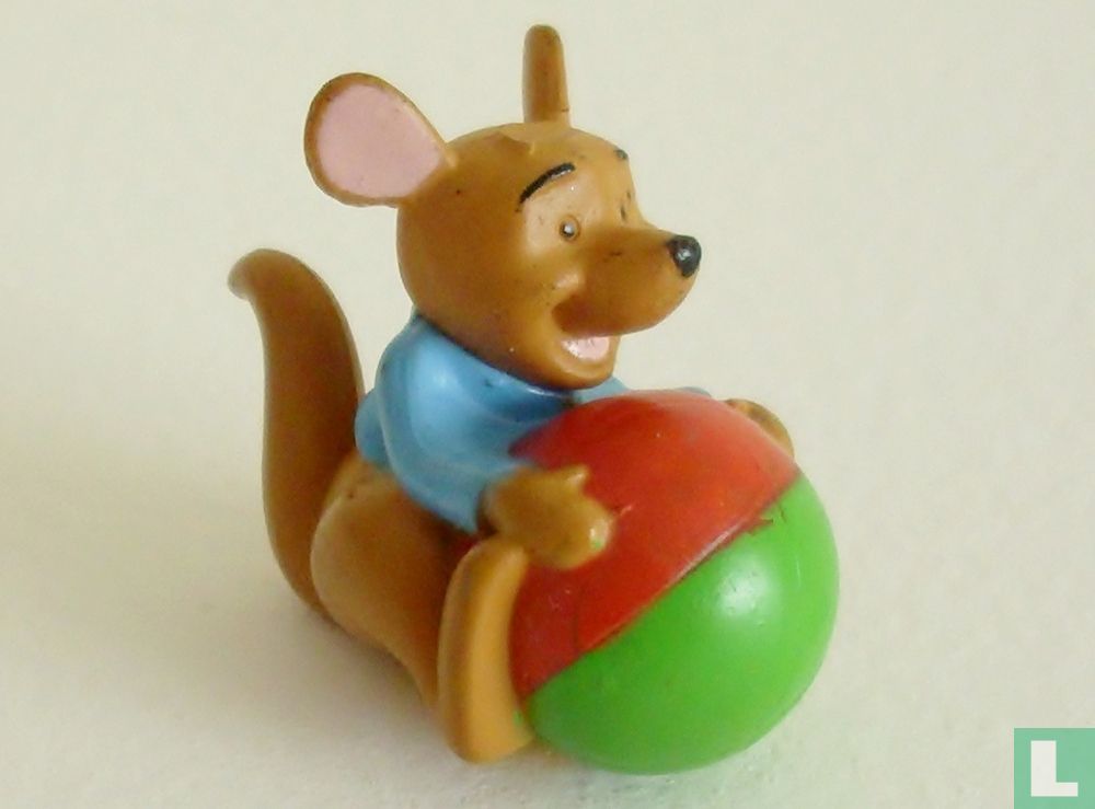 Roo mit Kugel
