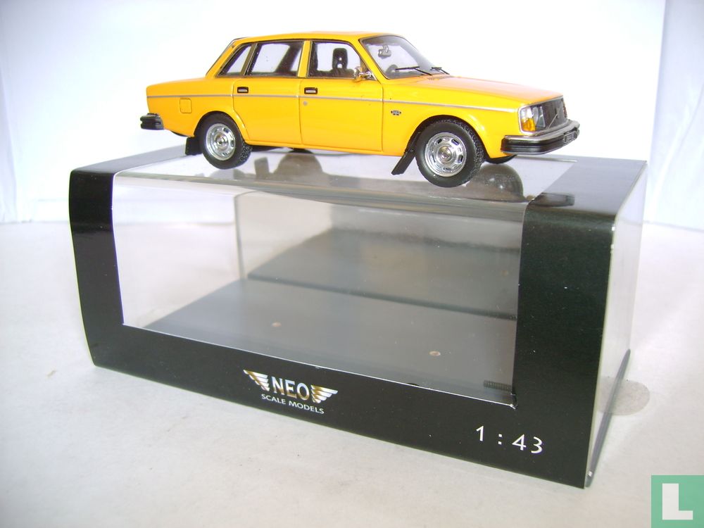 Volvo 244 DL 43001 (2008) - Neo Scale Models - LastDodo