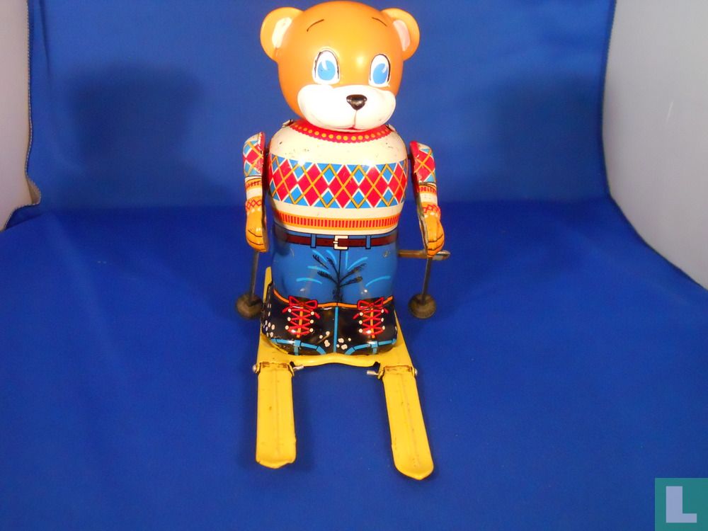 Bear on skis