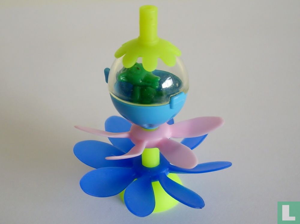 Flower spaceship