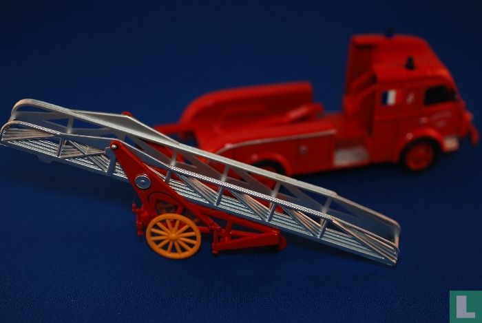 Renault 2T5 Gugumus