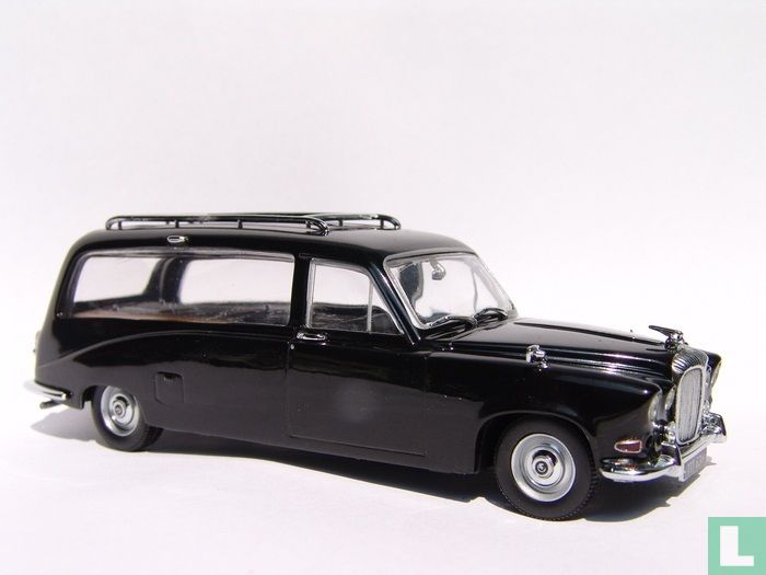 Daimler DS420