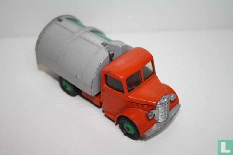 Bedford Refuse Wagon