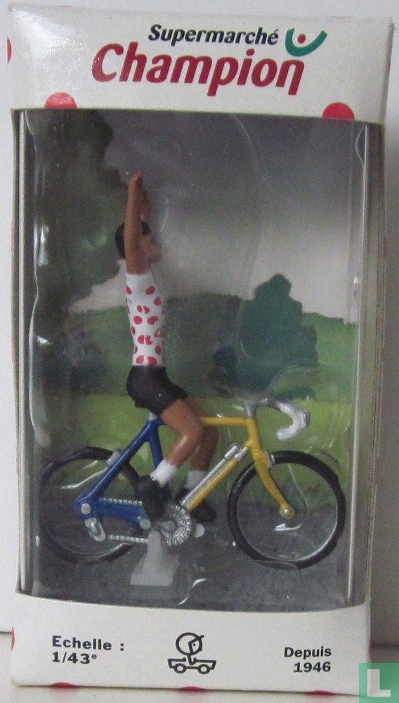 Polka dot-Jersey cyclist