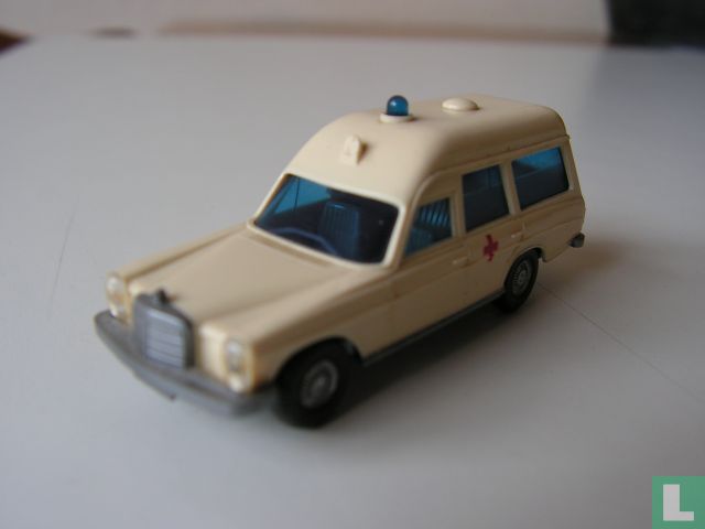 Mercedes 200 Berlin-W