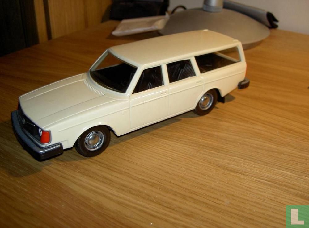 Volvo 245 DL