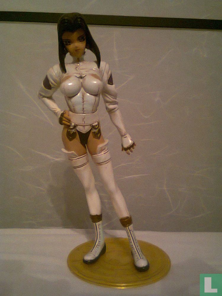 Motoko - White Jacket