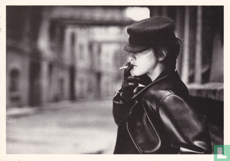 Cigarette girl