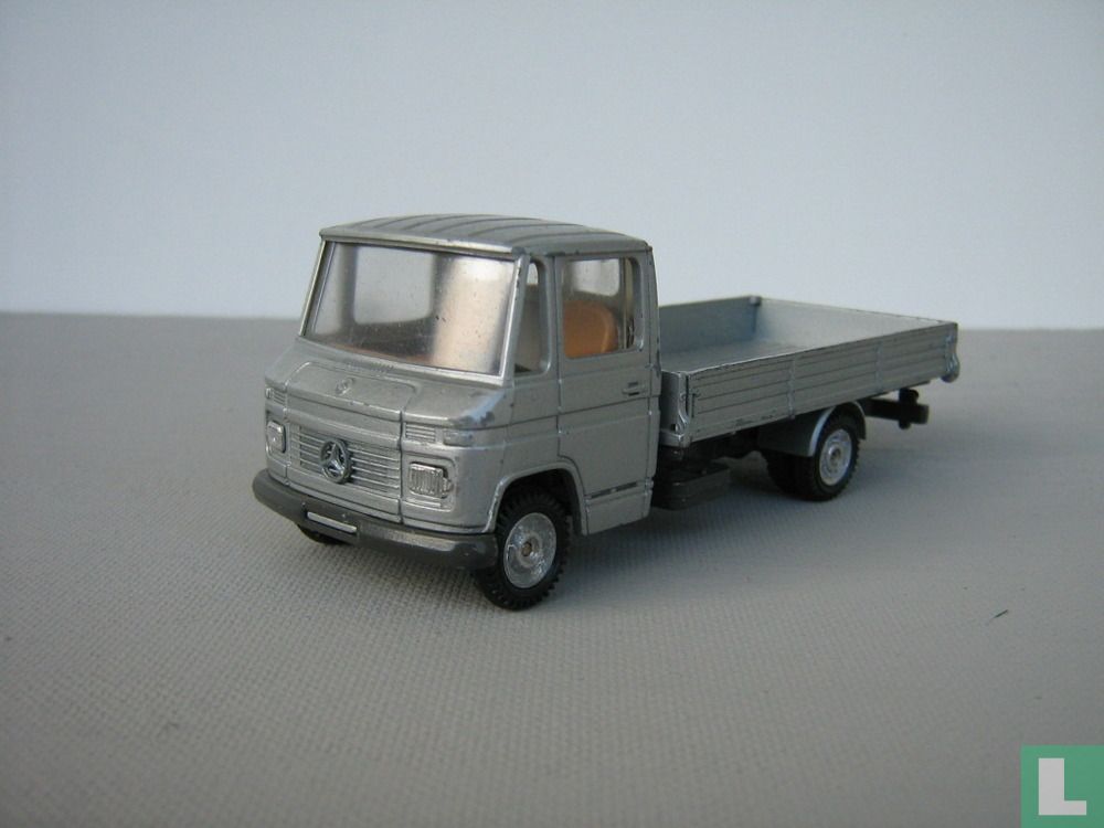 Mercedes Fourgon l407D L613D - Modélisme