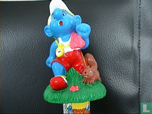 Jogging Smurf with squirrel