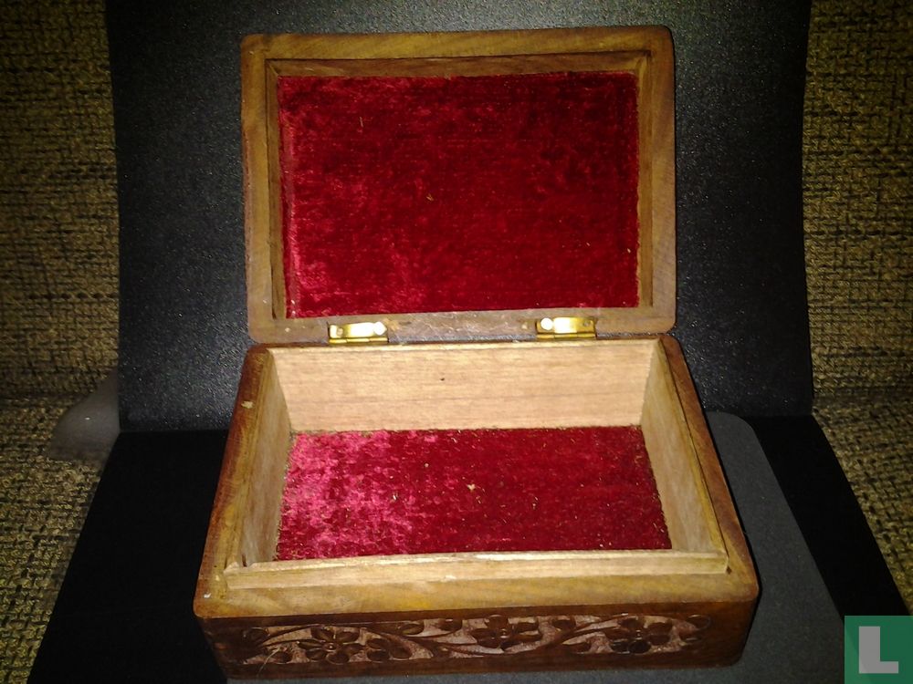 Storage box