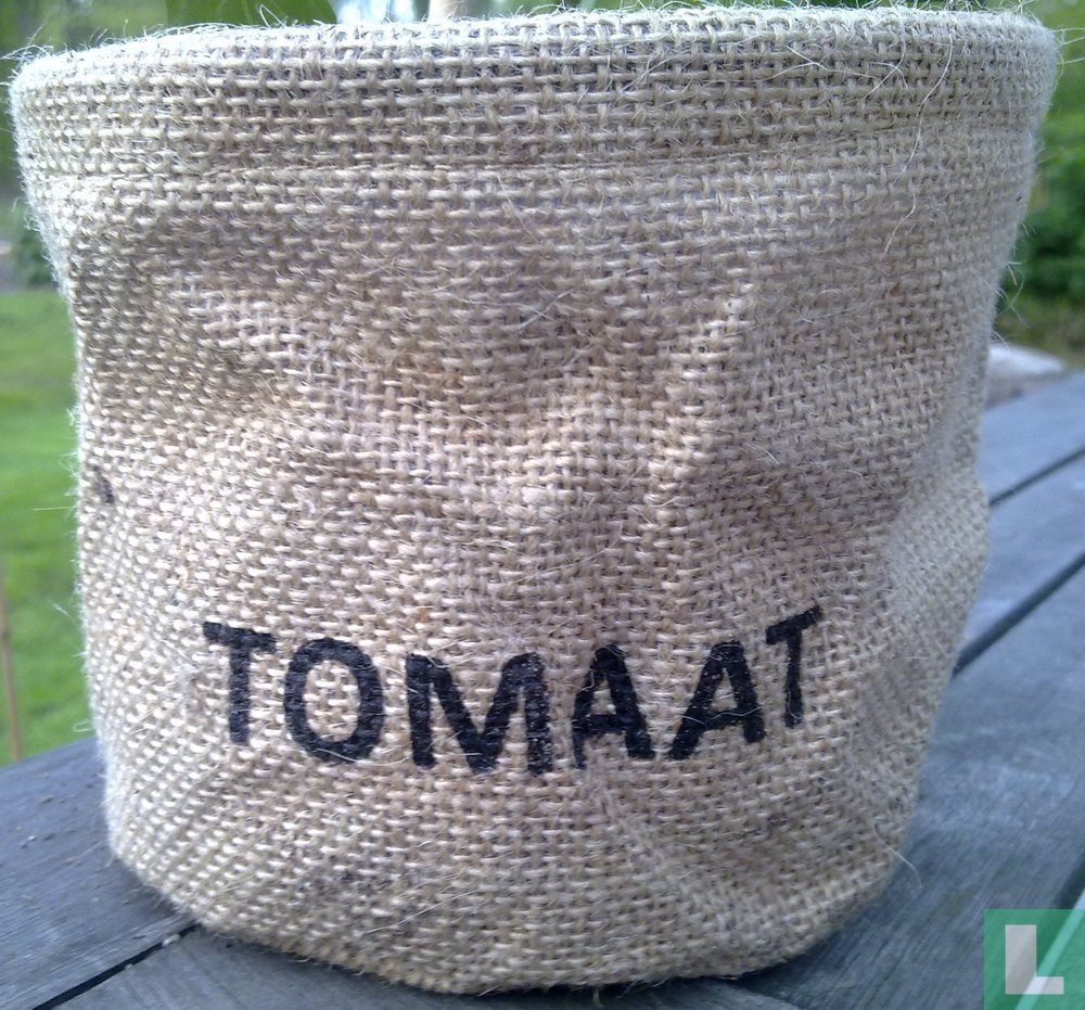 Pot de tomates en jute