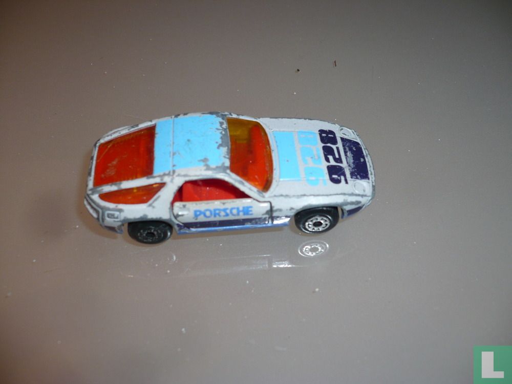 Porsche 928