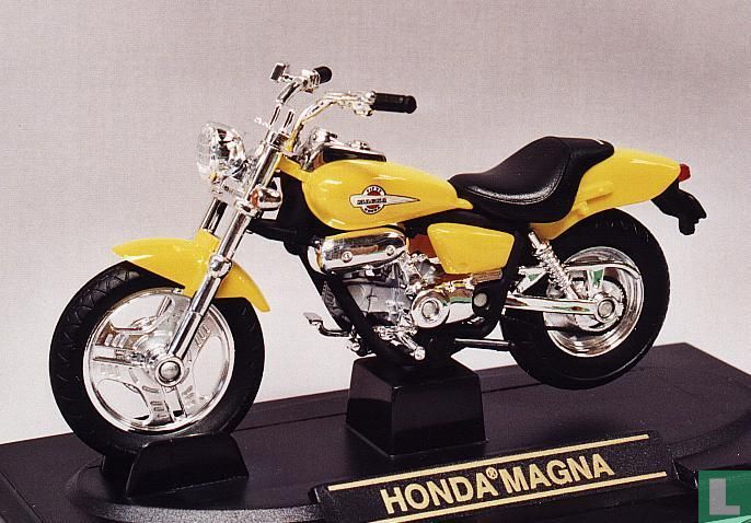 Honda Magna