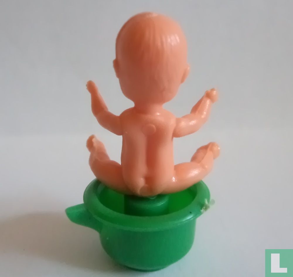 Bébé sur le pot de bébé