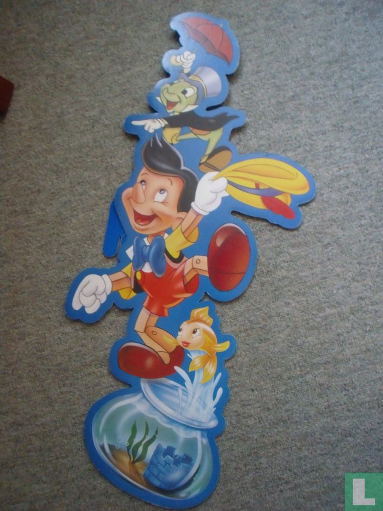 Disney figures