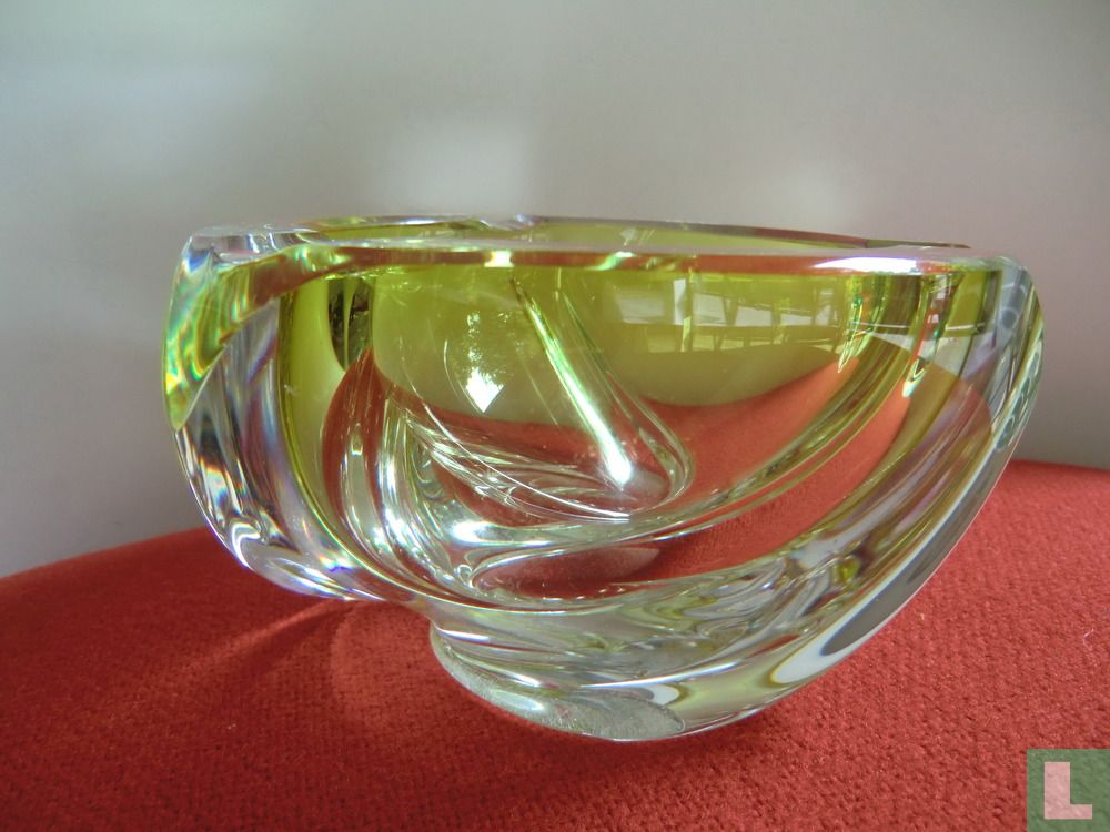 Aschenbecher (gelbe Farbe)