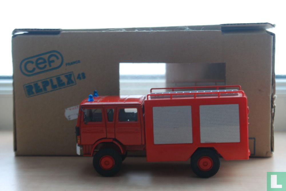 Renault J90 dubbele cabine