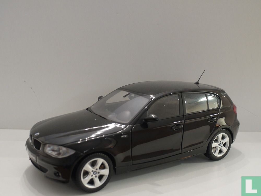 BMW 120i E87