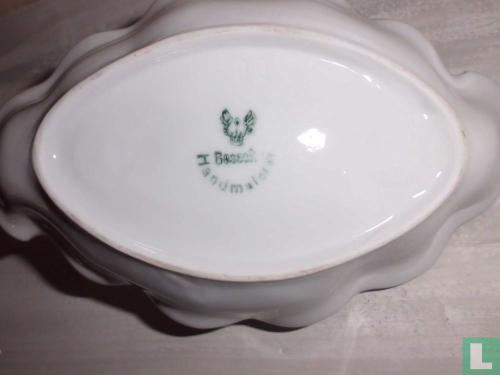 Porcelain dish