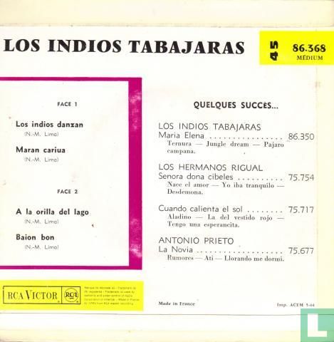 Los indios danzan
