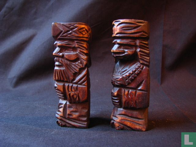 AINU beeldjes 
