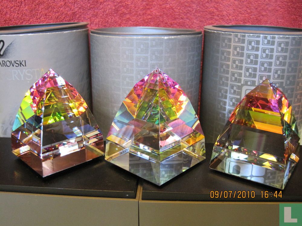 Pyramid large