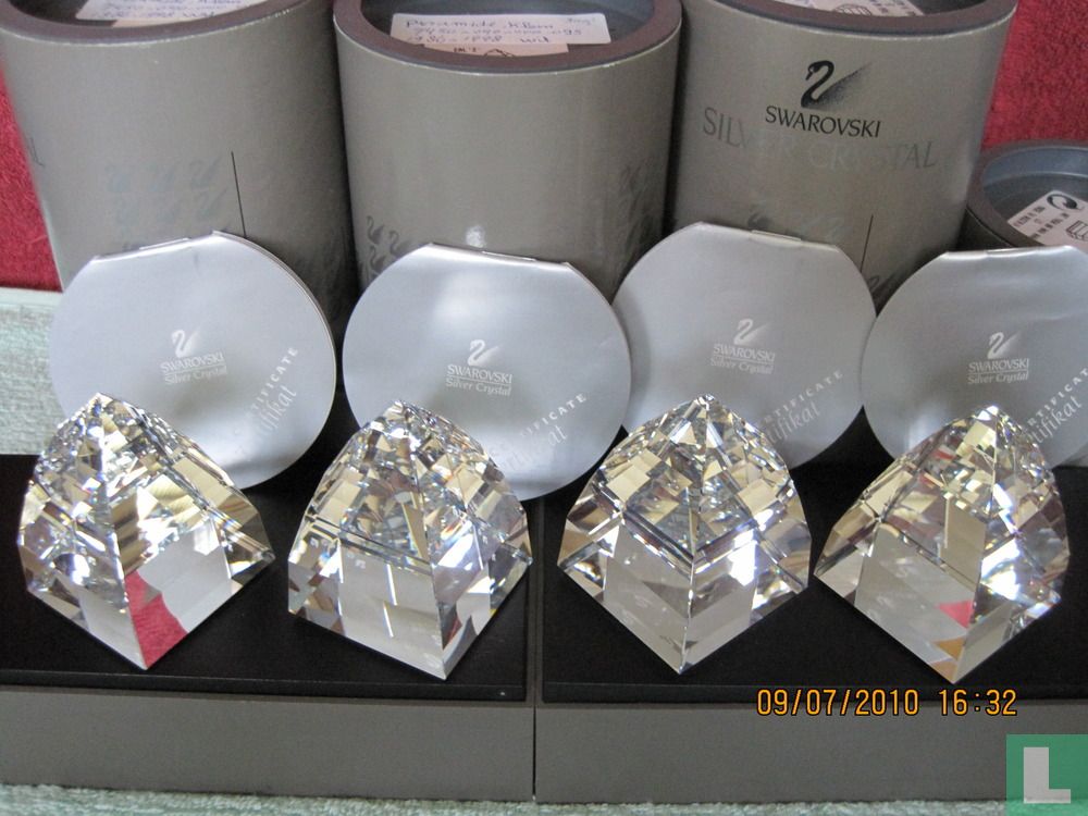 Pyramid small