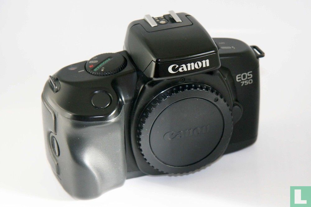 EOS 750 