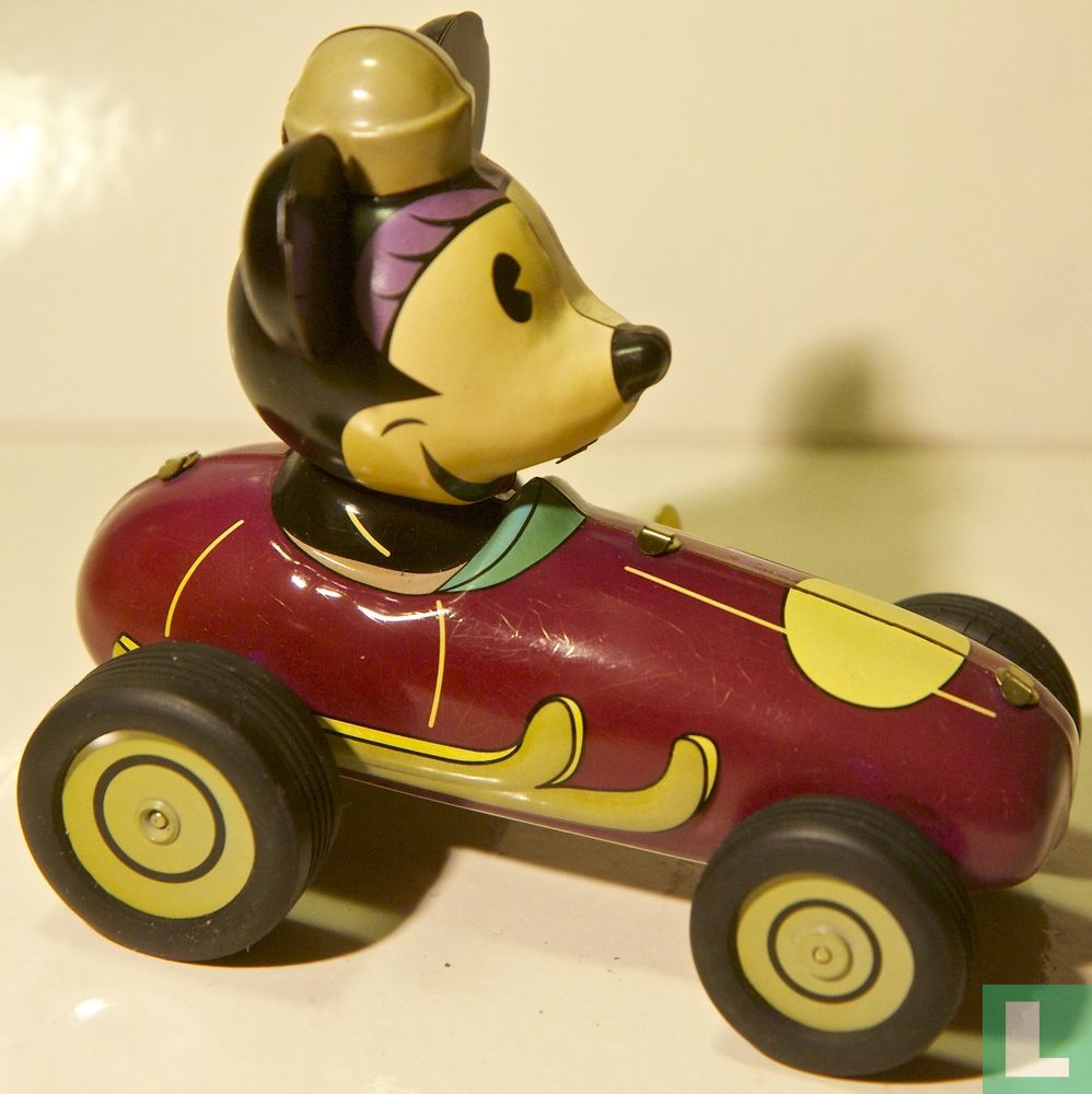 Minnie Mouse Racing