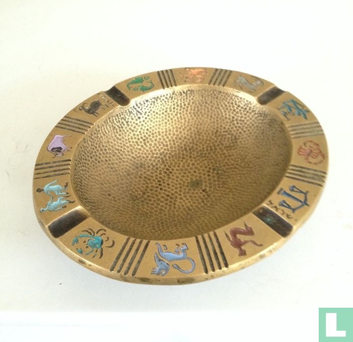 Dayagi ashtray