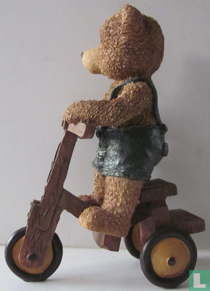 Bear sur Tricycle