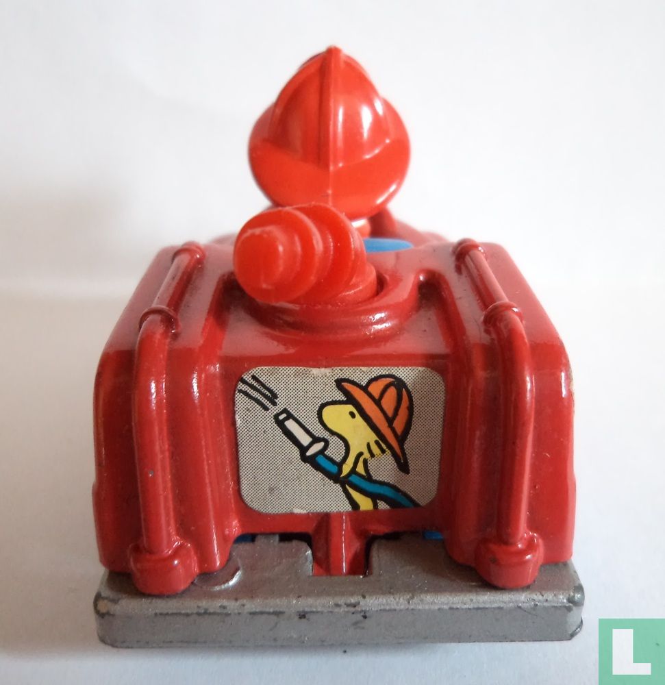 Snoopy as fireman