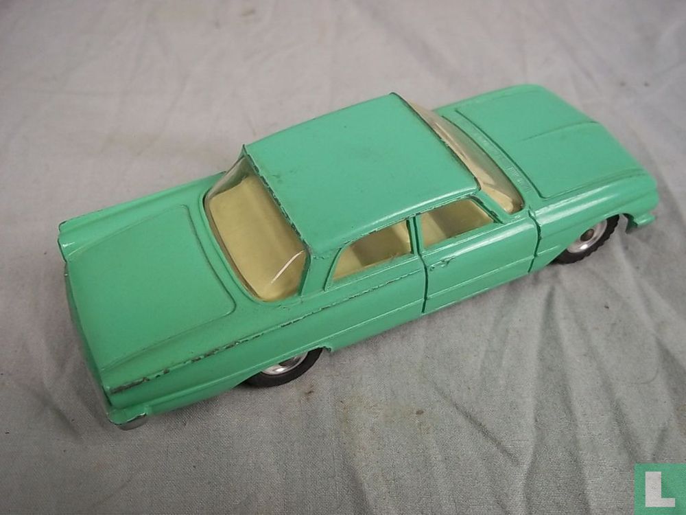 Ford Fairlane