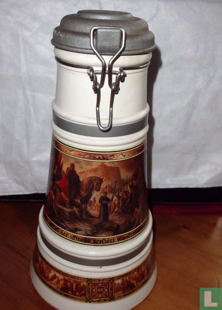 Bierkrug mit Deckel